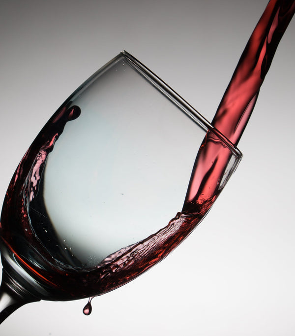 Rotweinflecken adé: Tipps und Tricks, um Weinflecken zu entfernen